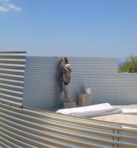 Watersilo’s bij olijvenplantages, Griekenland