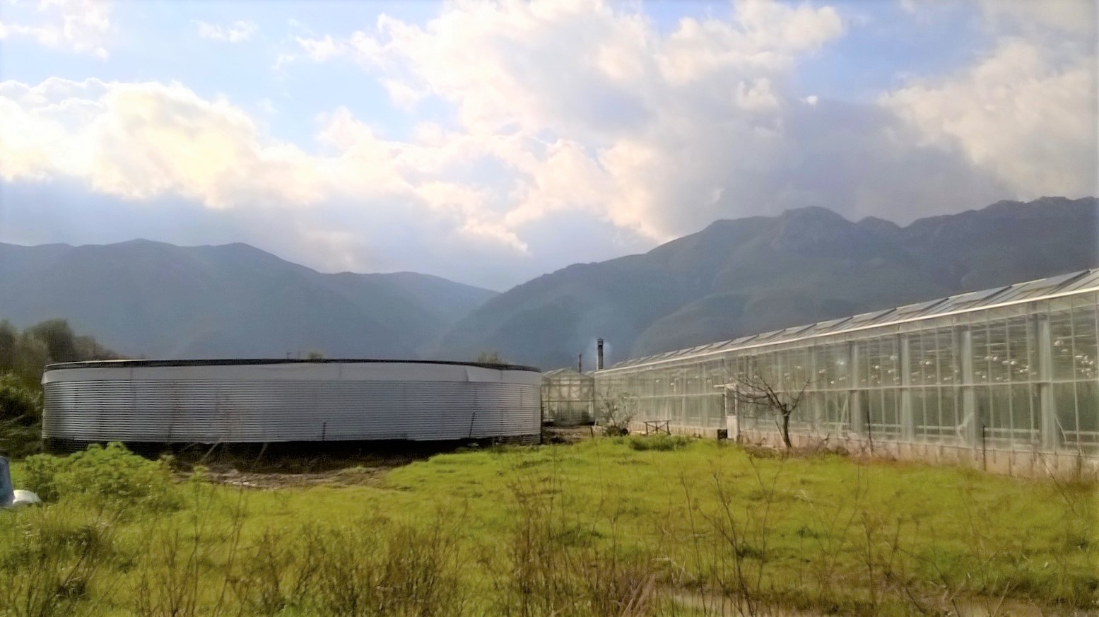 Depósitos de agua para cultivo hidropónico, Grecia