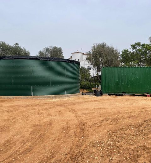Fully coated water tank for vineyard, Portugal
